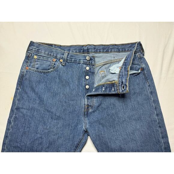 Levis 501 Men's Straight Leg Button Fly Med Blue Denim Jeans - Size 38x27.5 - Picture 6 of 8